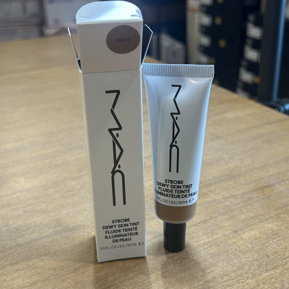 MAC Strobe Dewy Skin Tint‎ Deep 2 1oz 30ml Dewy BB Cream Face Light Coverage